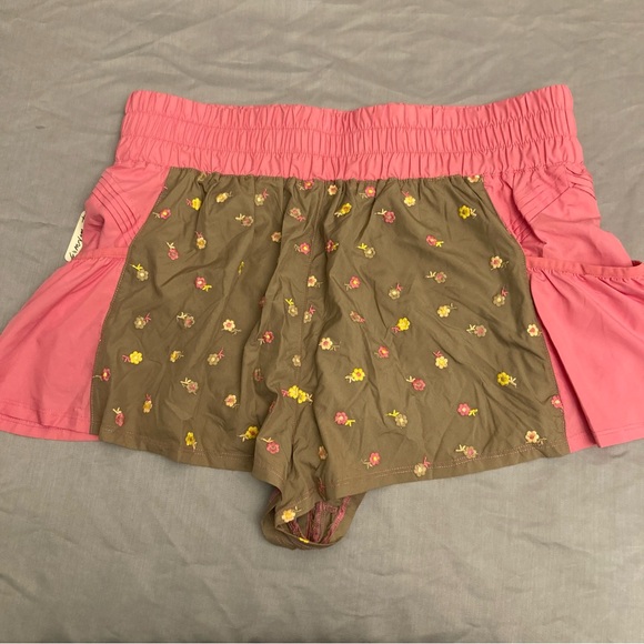 Free People Get Your Flirt On Embroidered Shorts Brown Pink Floral XL NWT - Picture 9 of 11